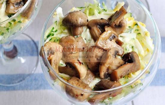 Вкусный салат с жареными грибами: пошаговые рецепты с фото