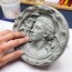 Лепка барельефа из пластилина: история формы, техника и маленькие чудеса на стене