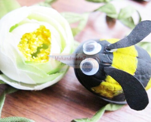 Пчелка из скорлупы грецкого ореха. Мастер-класс с пошаговыми фото