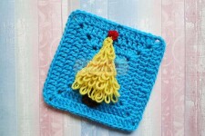 Как связать новогодний квадратный мотив с елочкой из вытянутых петель крючком. Пошаговая инструкция с фото