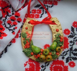 Оберег из соленого теста. Подкова с фруктами. Мастер-класс с пошаговыми фото