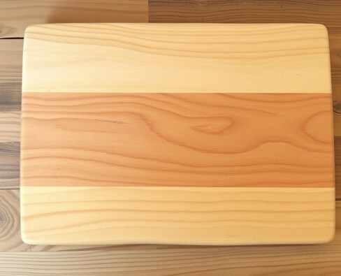 Роспись деревянной разделочной доски: как превратить обычную вещь в маленькое кухонное произведение искусства