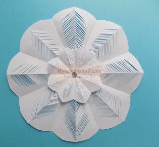 Резная снежинка из бумаги к Новому году. Пошаговый мастер-класс с фото