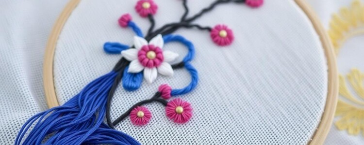 Искусство вышивки шёлковыми нитями: как оживить ткань блеском и нежностью